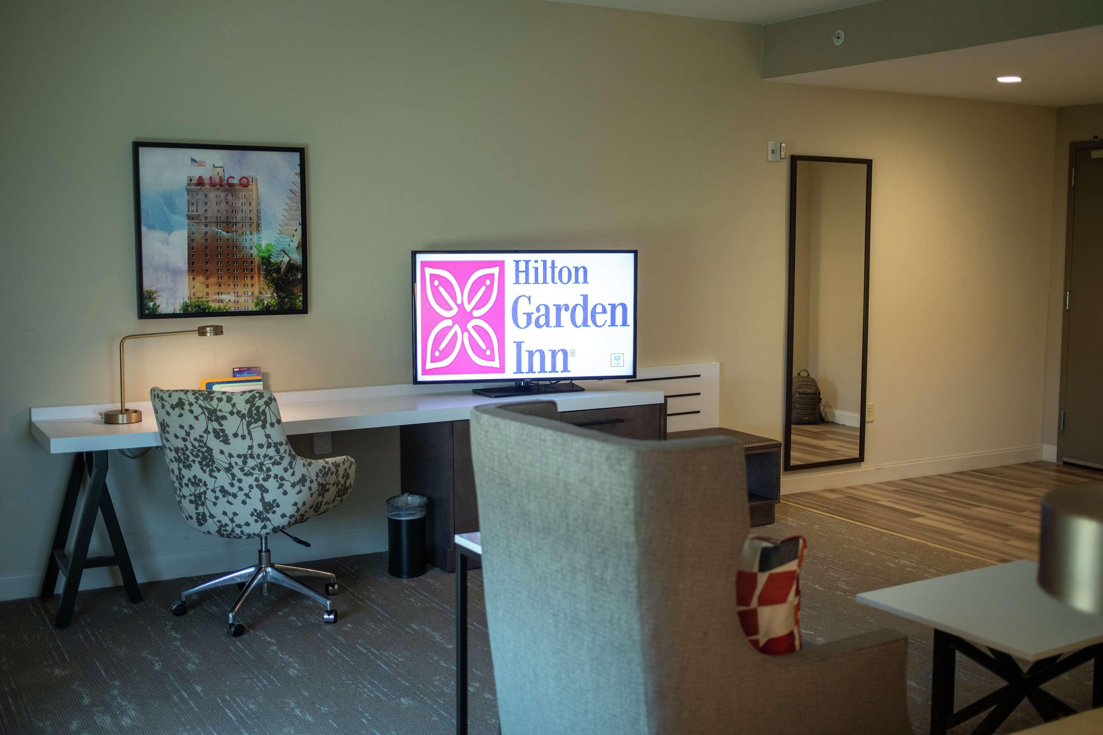 Hilton Garden Inn Waco Exteriör bild