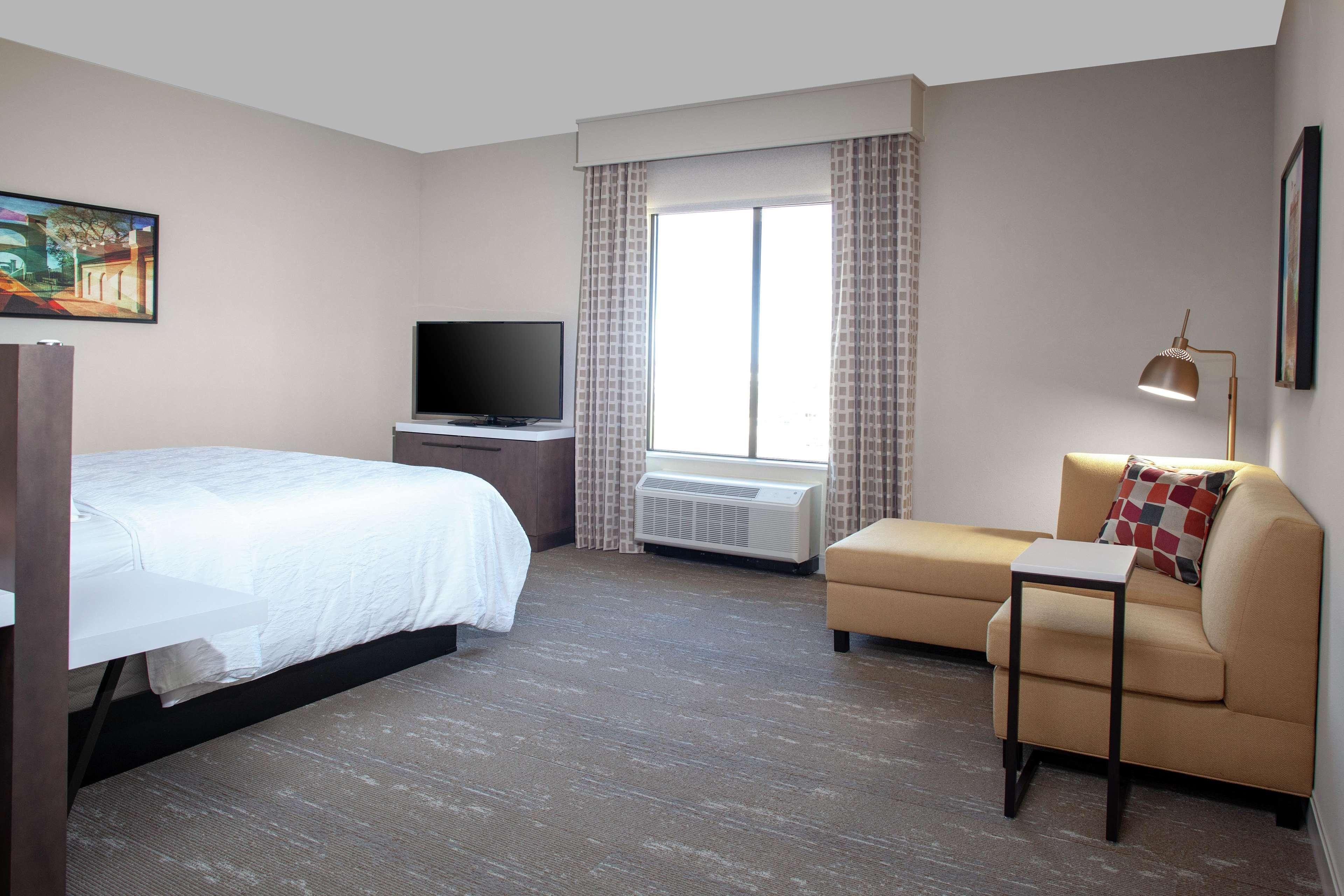 Hilton Garden Inn Waco Exteriör bild
