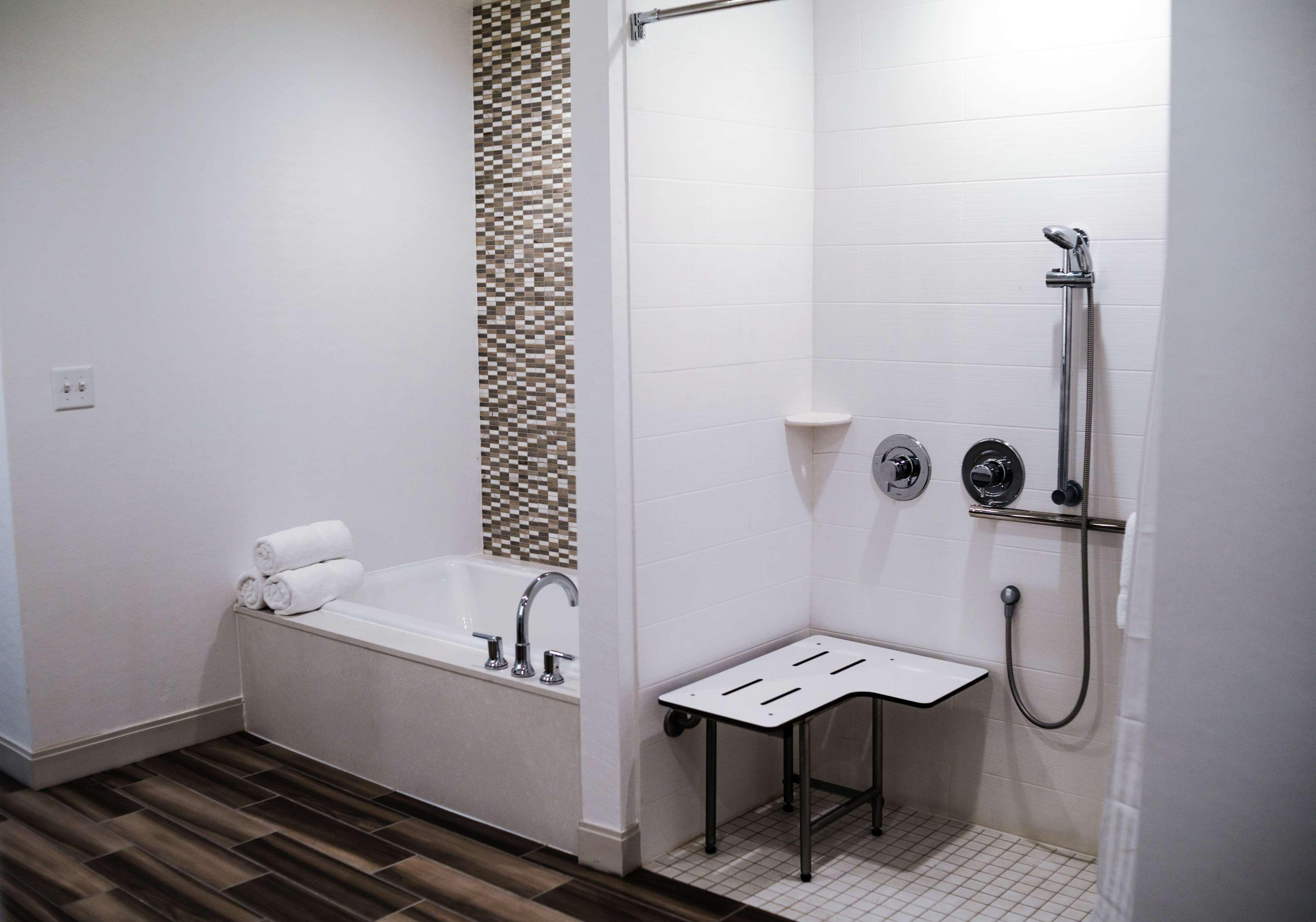 Hilton Garden Inn Waco Exteriör bild
