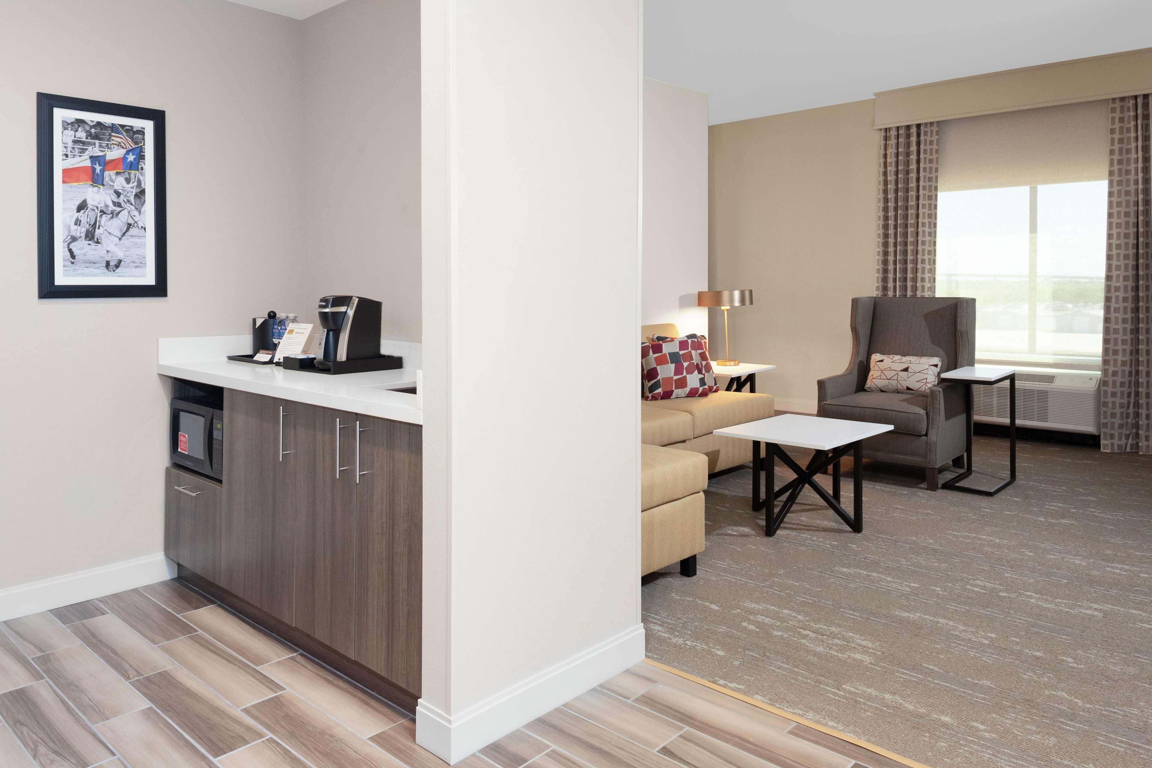 Hilton Garden Inn Waco Exteriör bild