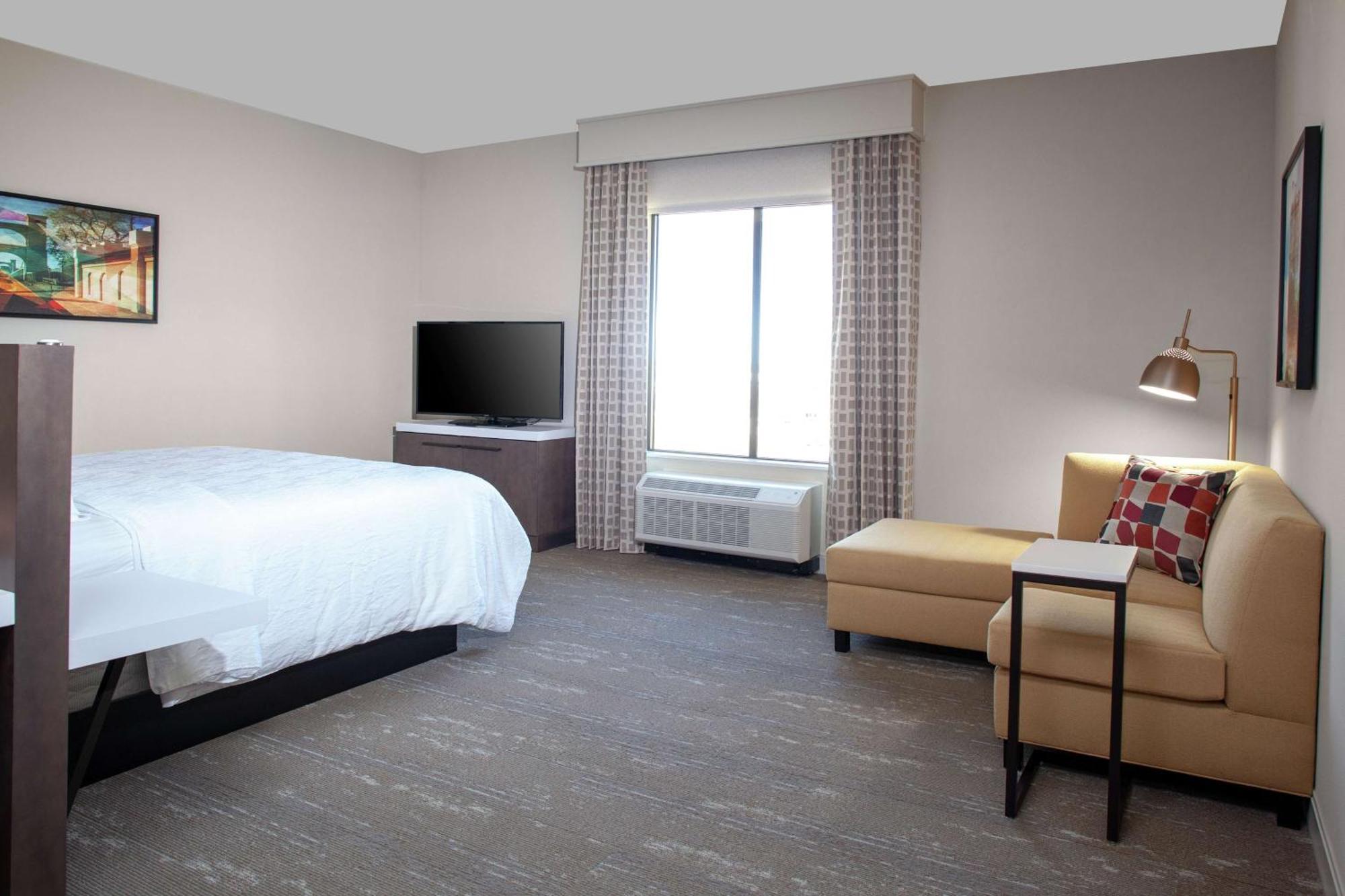 Hilton Garden Inn Waco Exteriör bild